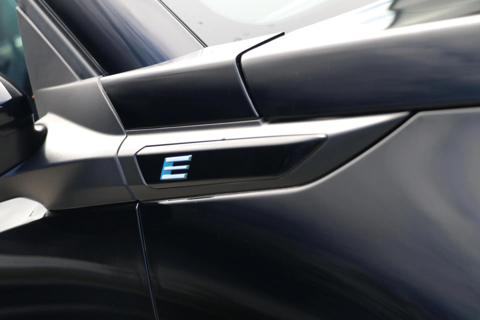 Hoofdafbeelding Peugeot e-2008