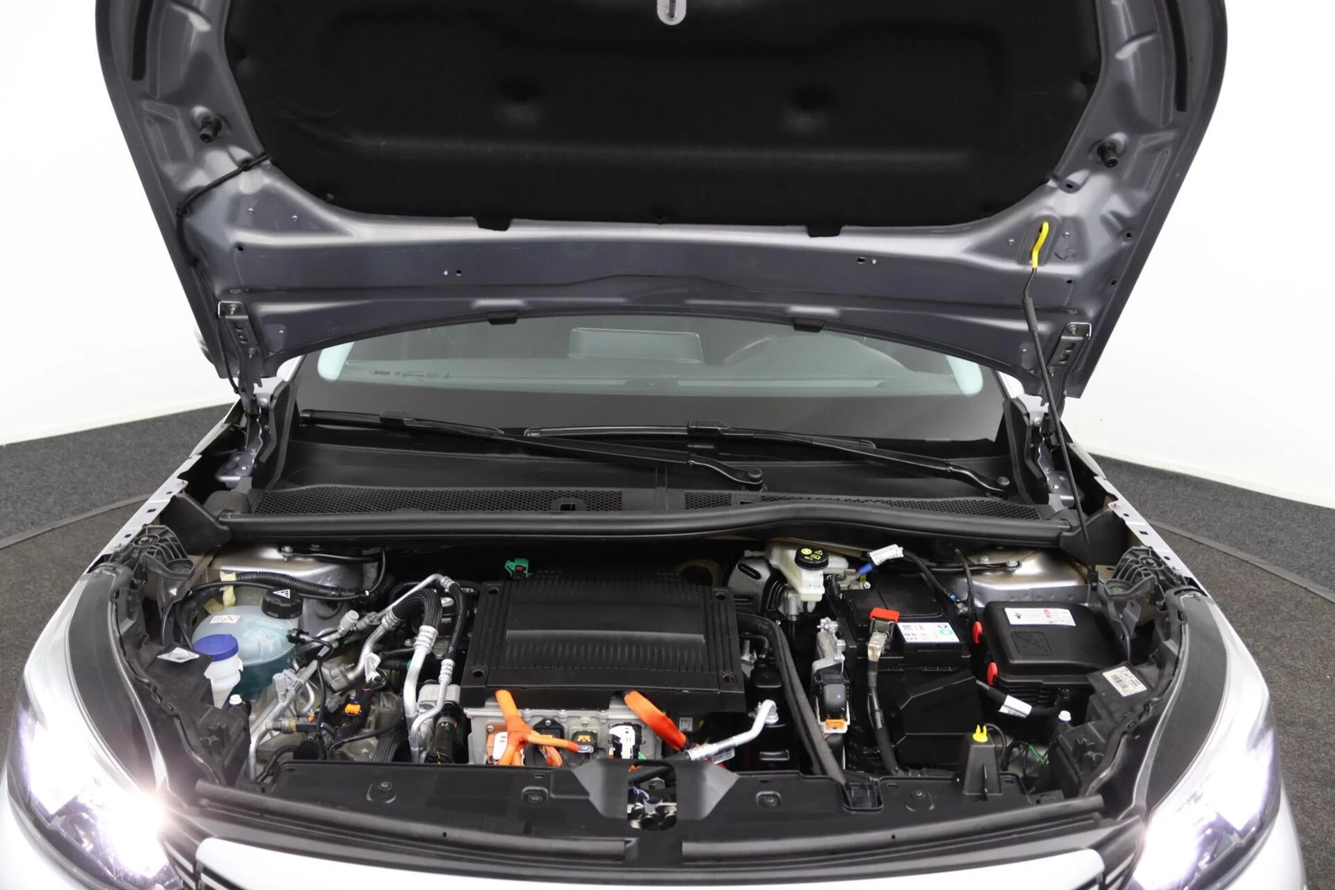Hoofdafbeelding Peugeot e-2008