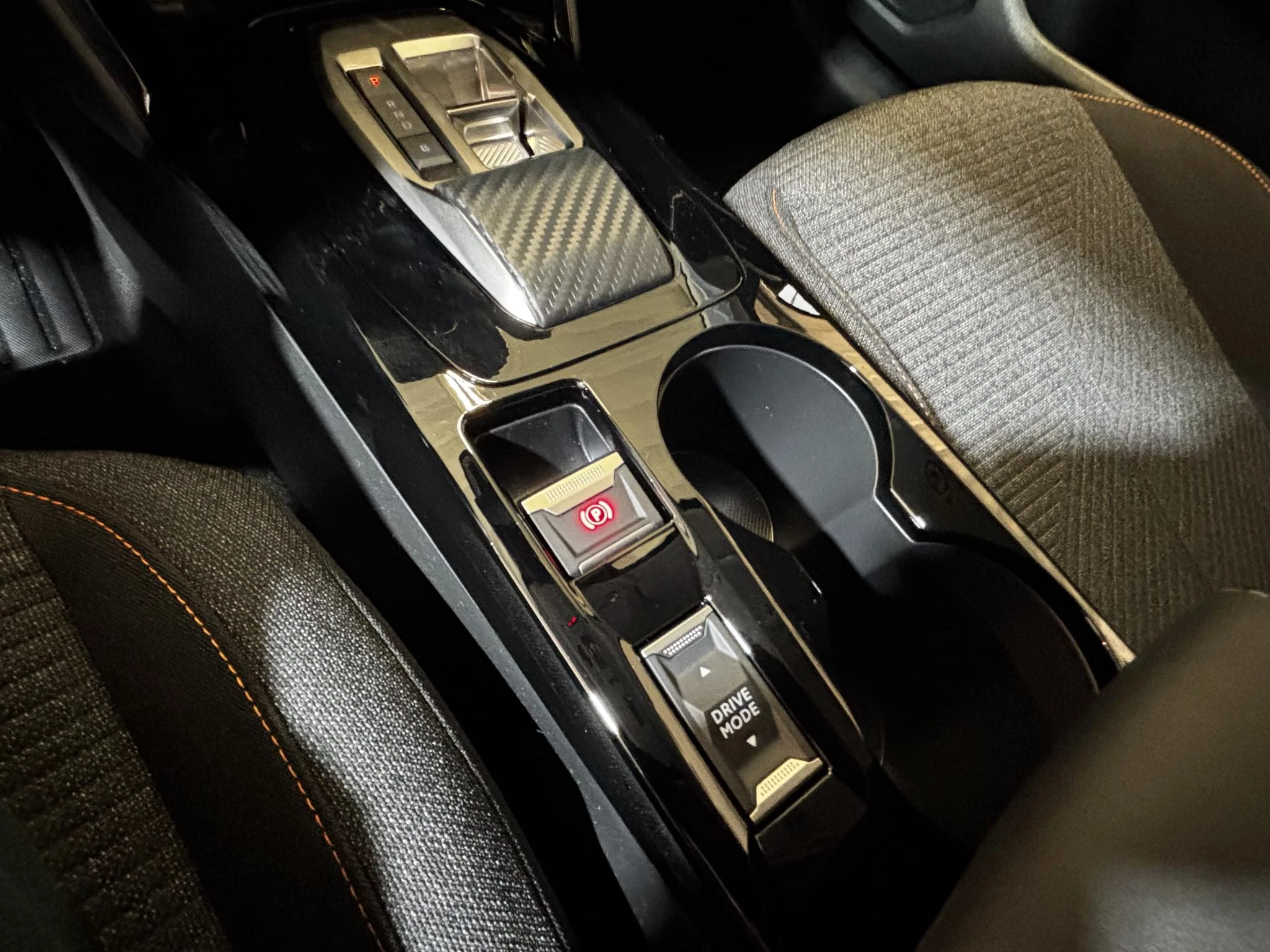 Hoofdafbeelding Peugeot e-208