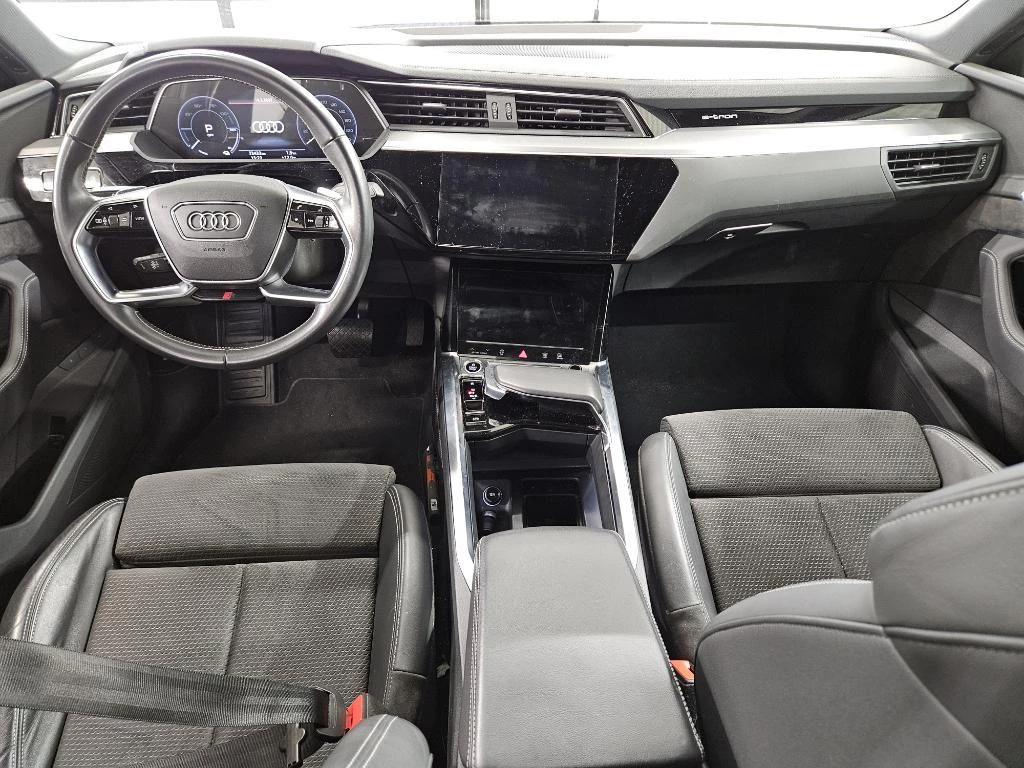 Hoofdafbeelding Audi e-tron