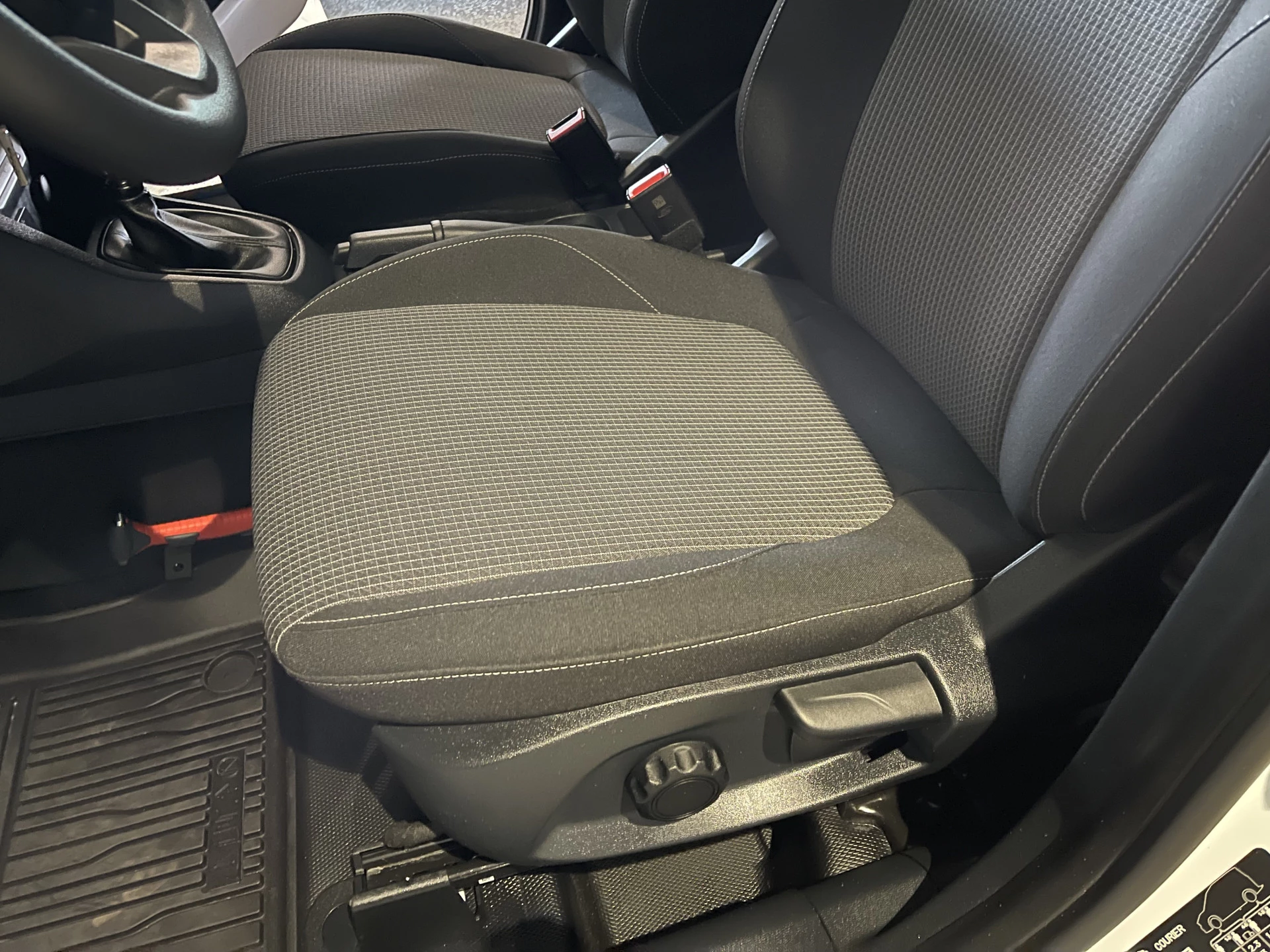 Hoofdafbeelding Ford Transit Courier