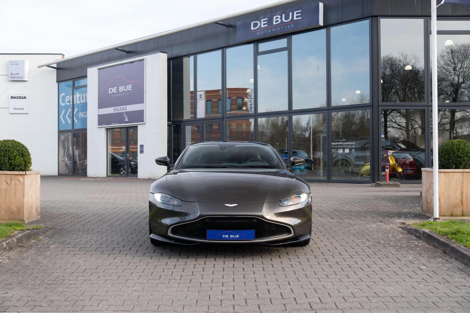 Hoofdafbeelding Aston Martin V8 Vantage