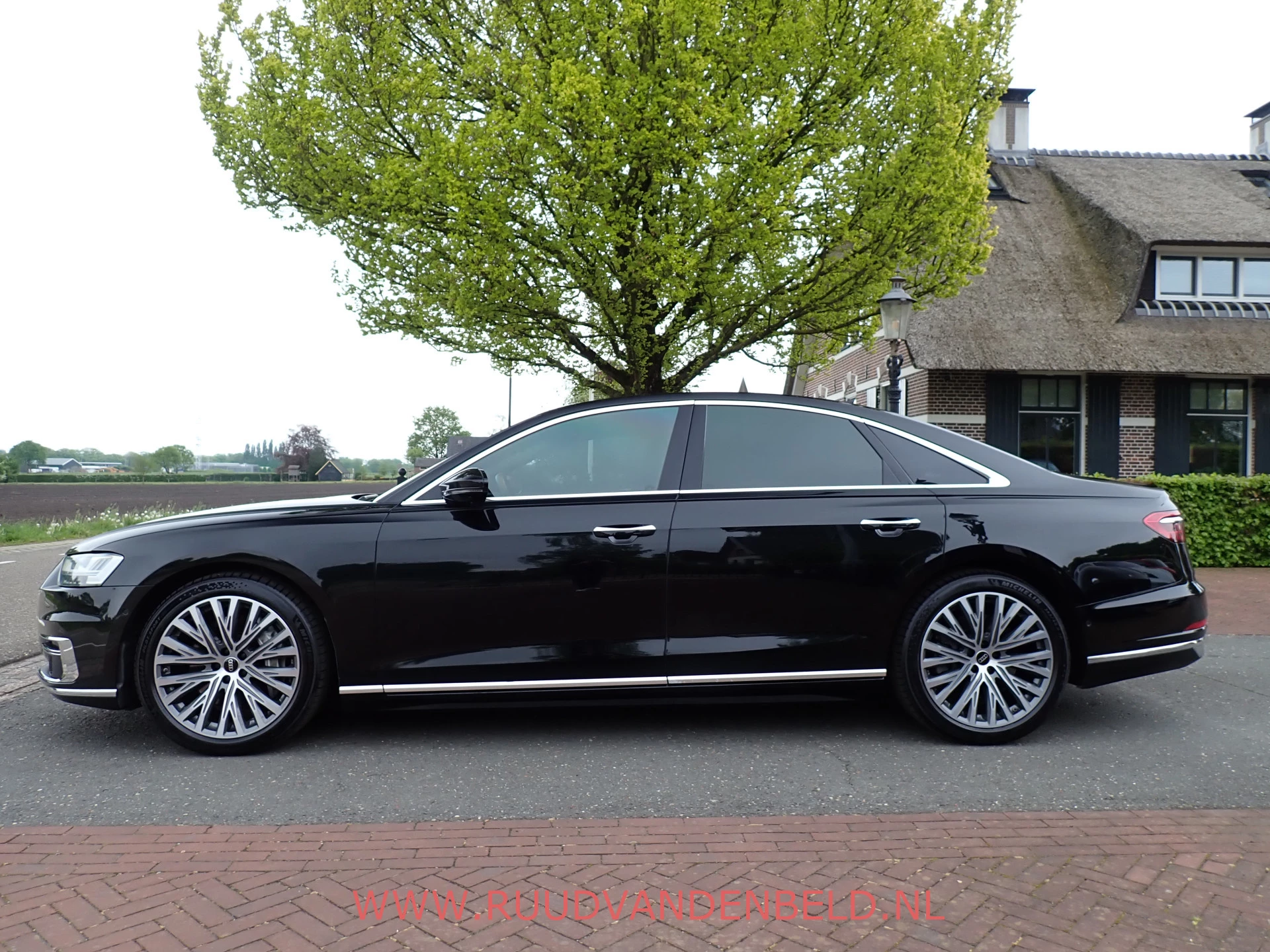 Hoofdafbeelding Audi A8