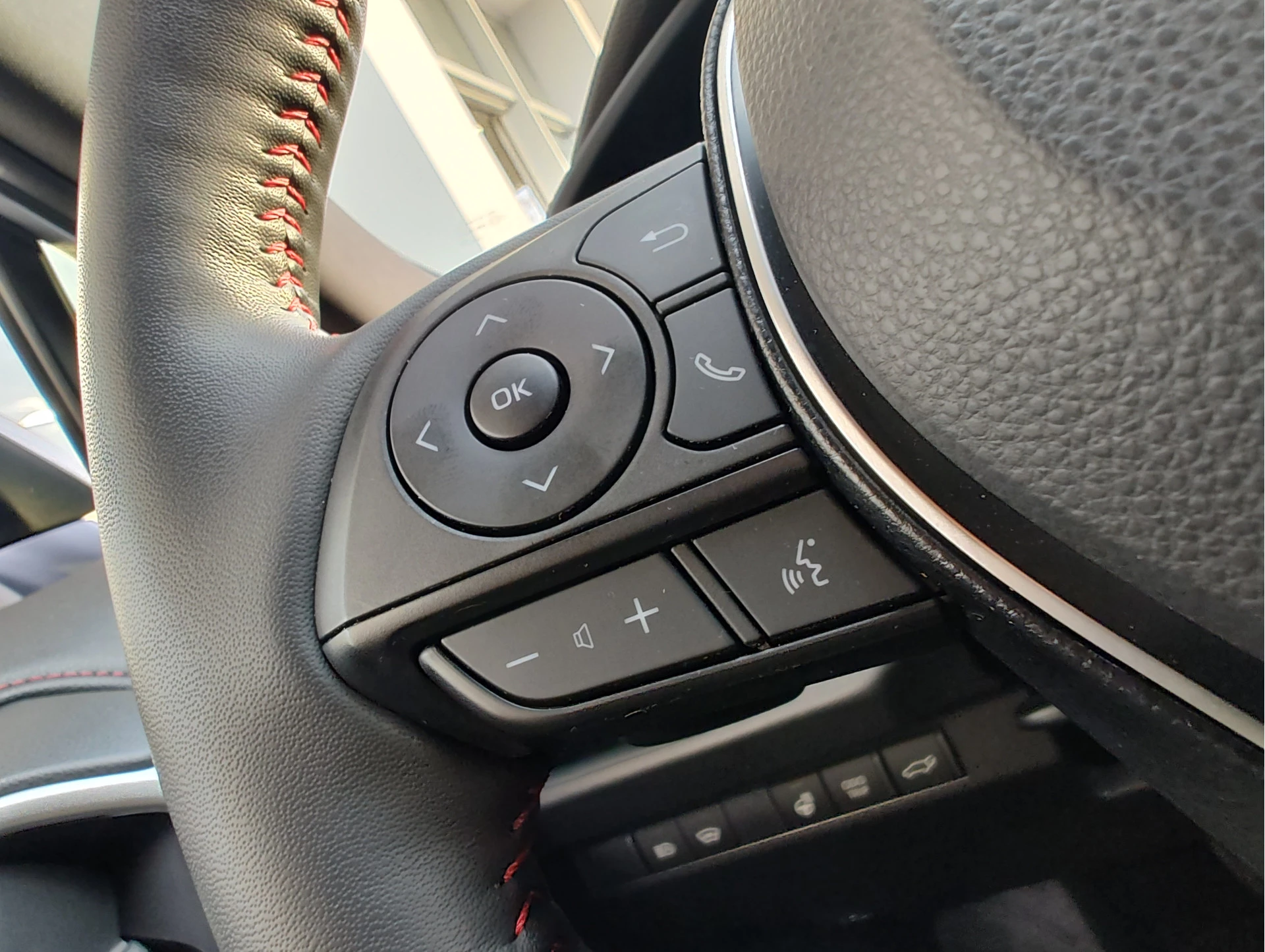 Hoofdafbeelding Suzuki Across