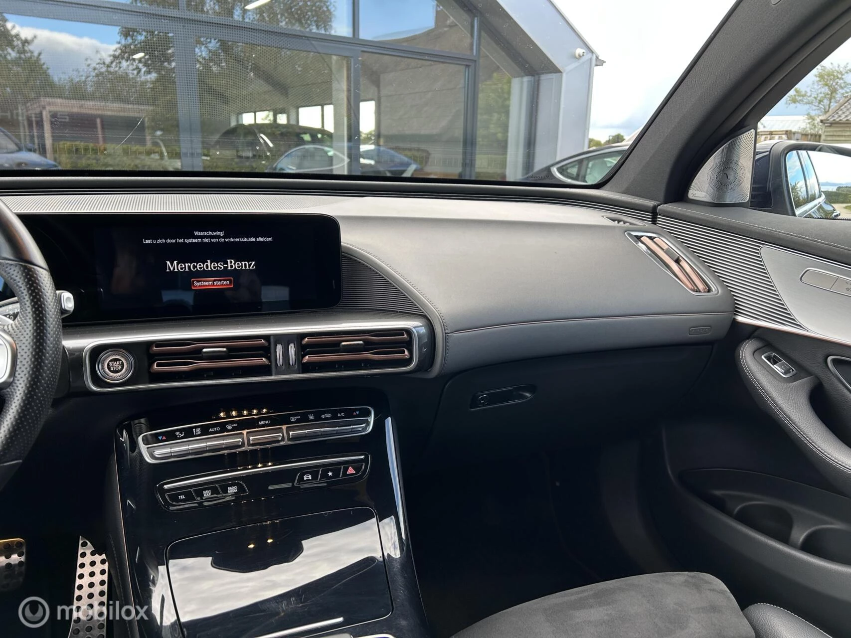 Hoofdafbeelding Mercedes-Benz EQC