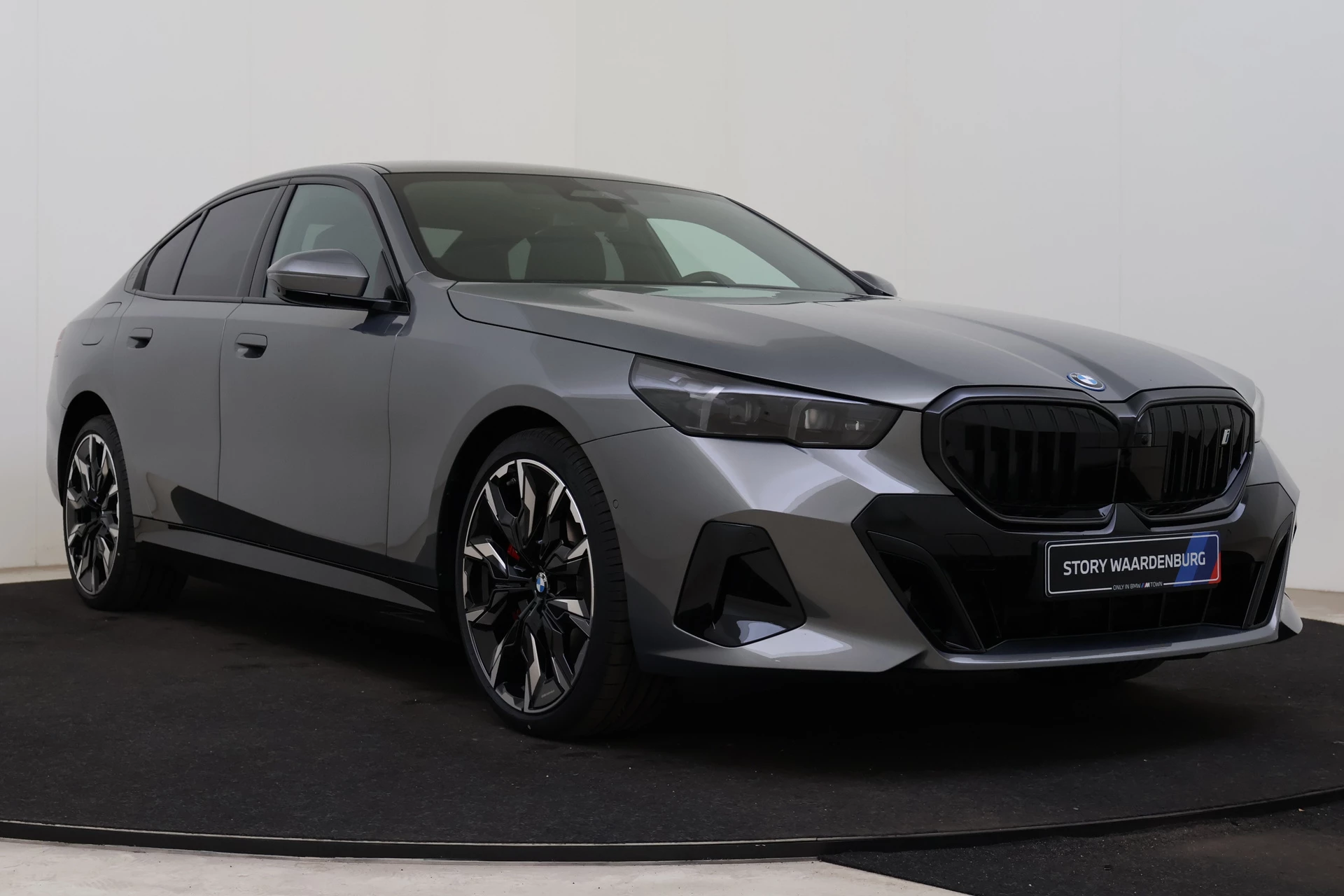 Hoofdafbeelding BMW i5