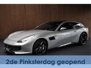 Ferrari GTC4Lusso GTC4 3.9 V8 Lusso T Carbon Passengerdisplay JBL Liftsysteem Carplay Daytona style seats Camera Leer Navi Elektr. bedienbaar achterklep 6-delige lederen kofferset