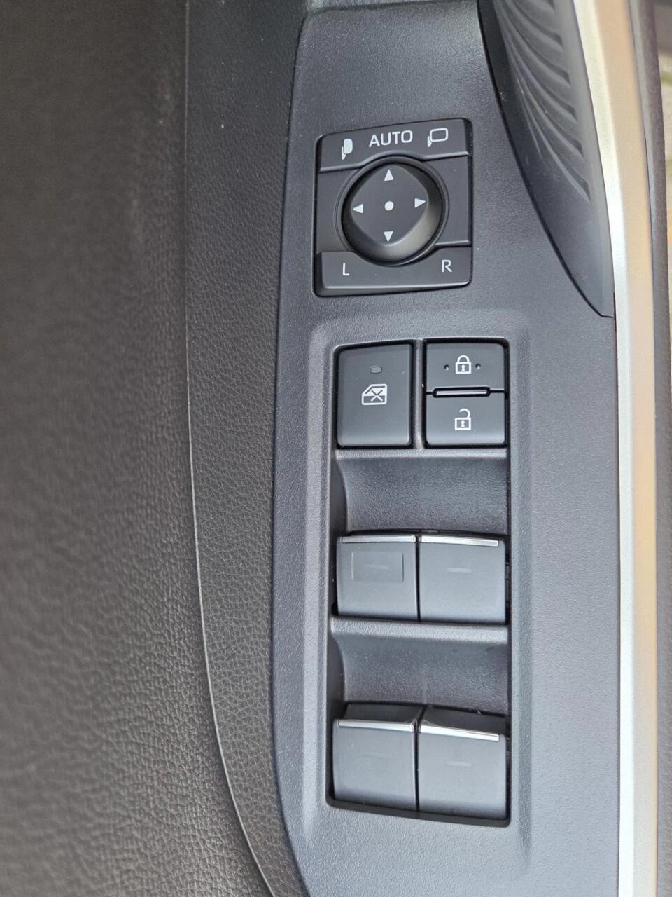 Hoofdafbeelding Suzuki Across