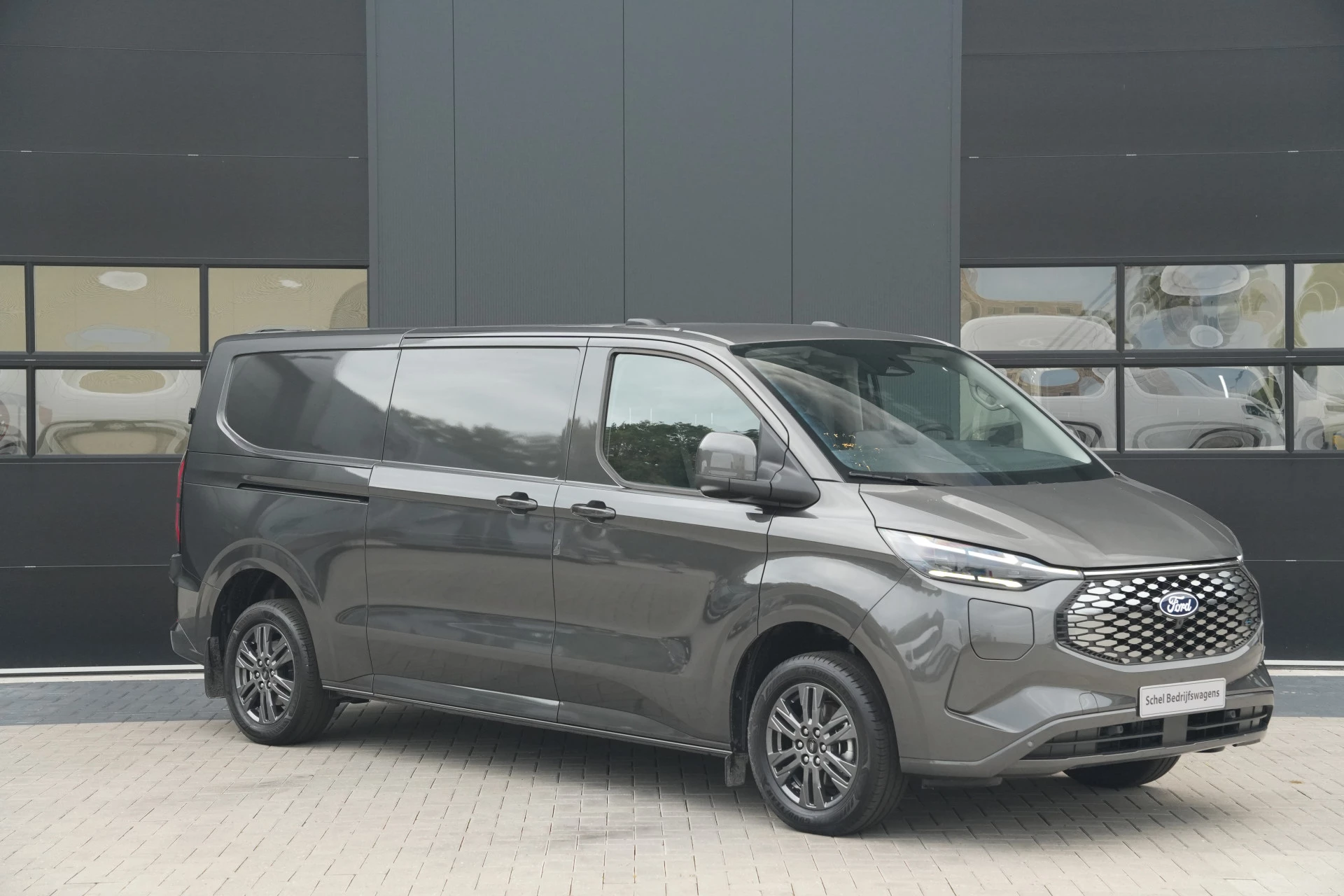 Hoofdafbeelding Ford E-Transit Custom