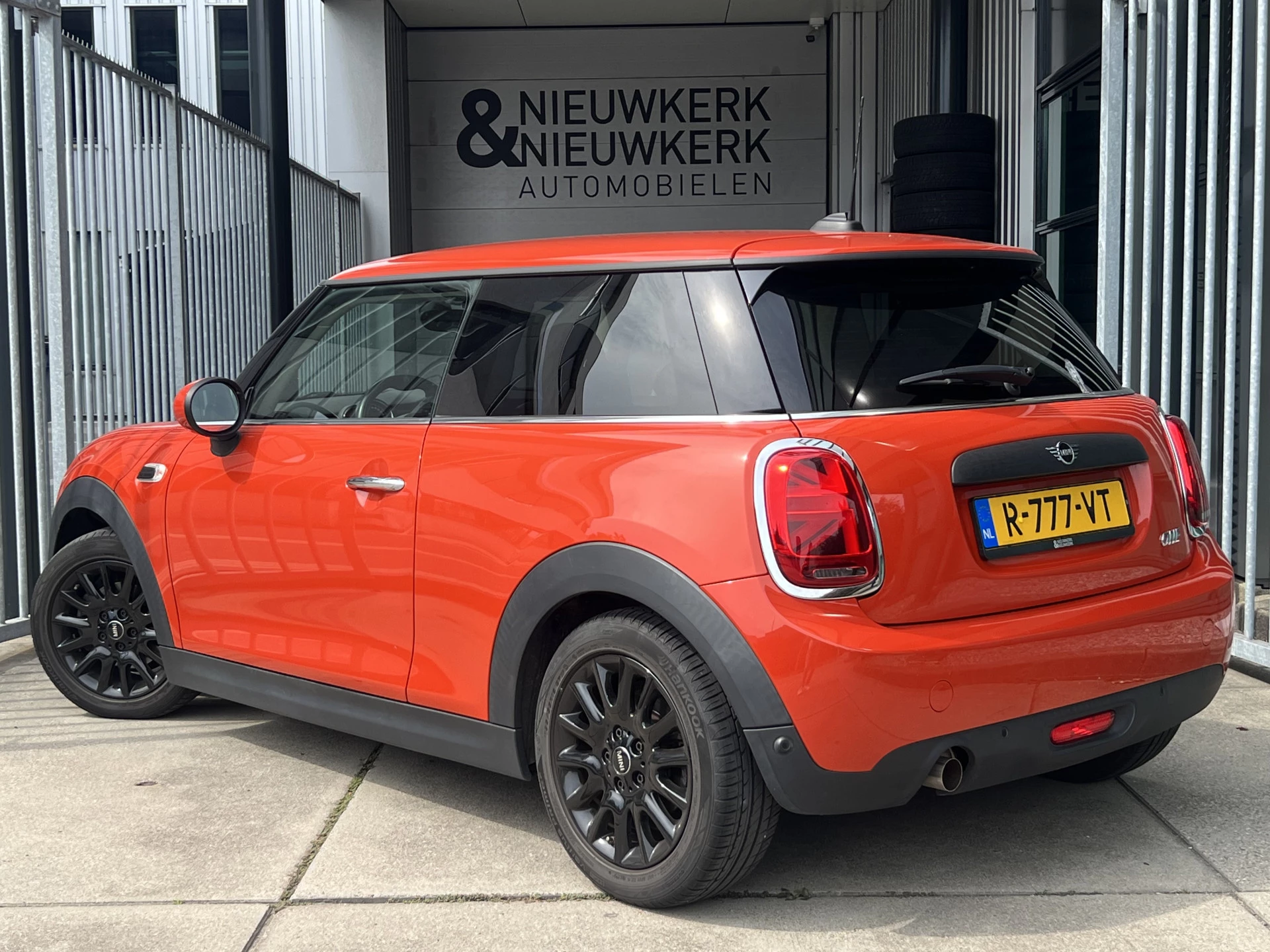 Hoofdafbeelding MINI One