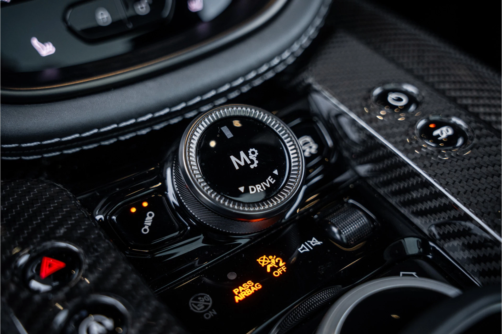 Hoofdafbeelding Aston Martin DBX