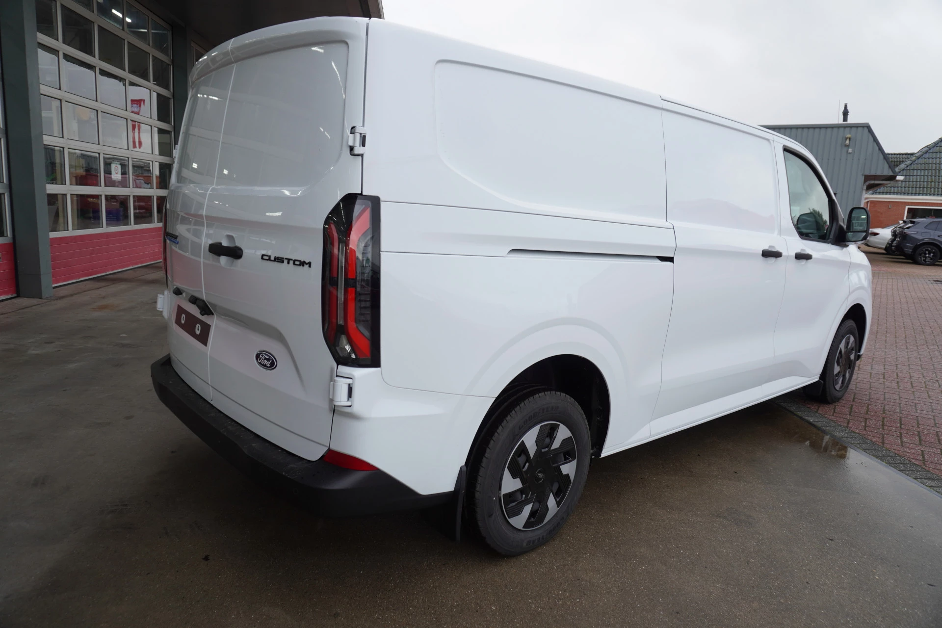 Hoofdafbeelding Ford E-Transit Custom