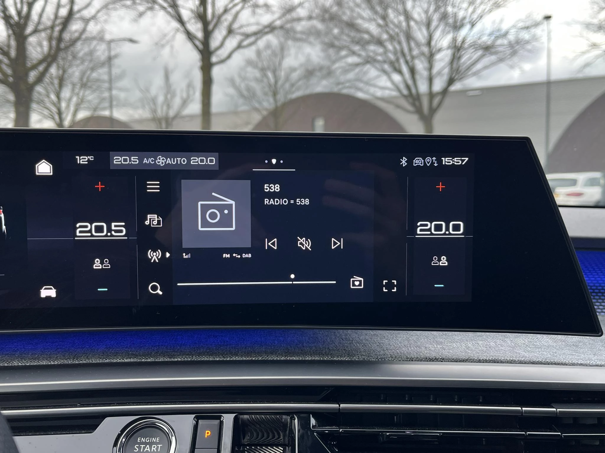 Hoofdafbeelding Peugeot e-3008