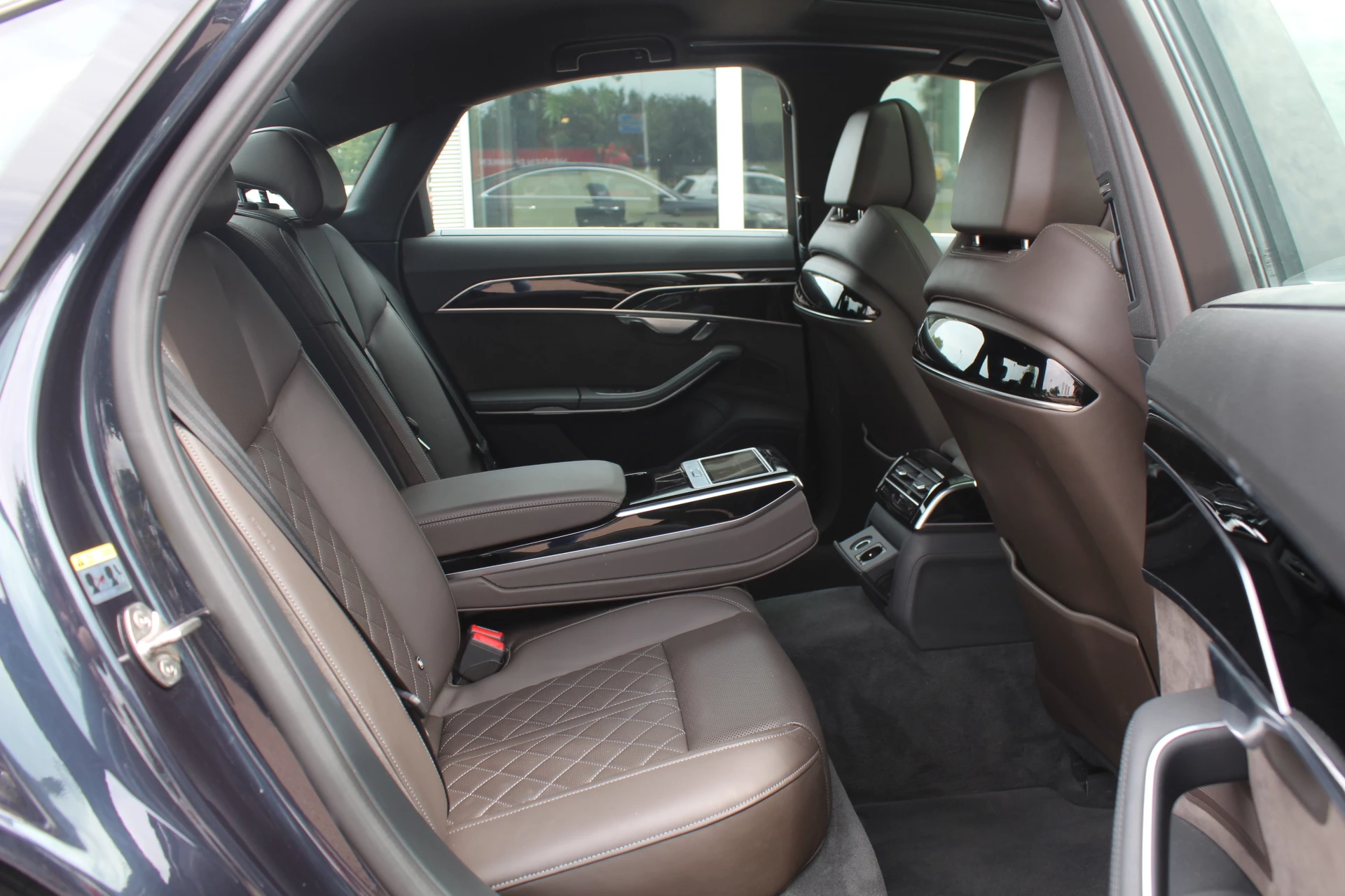 Hoofdafbeelding Audi A8