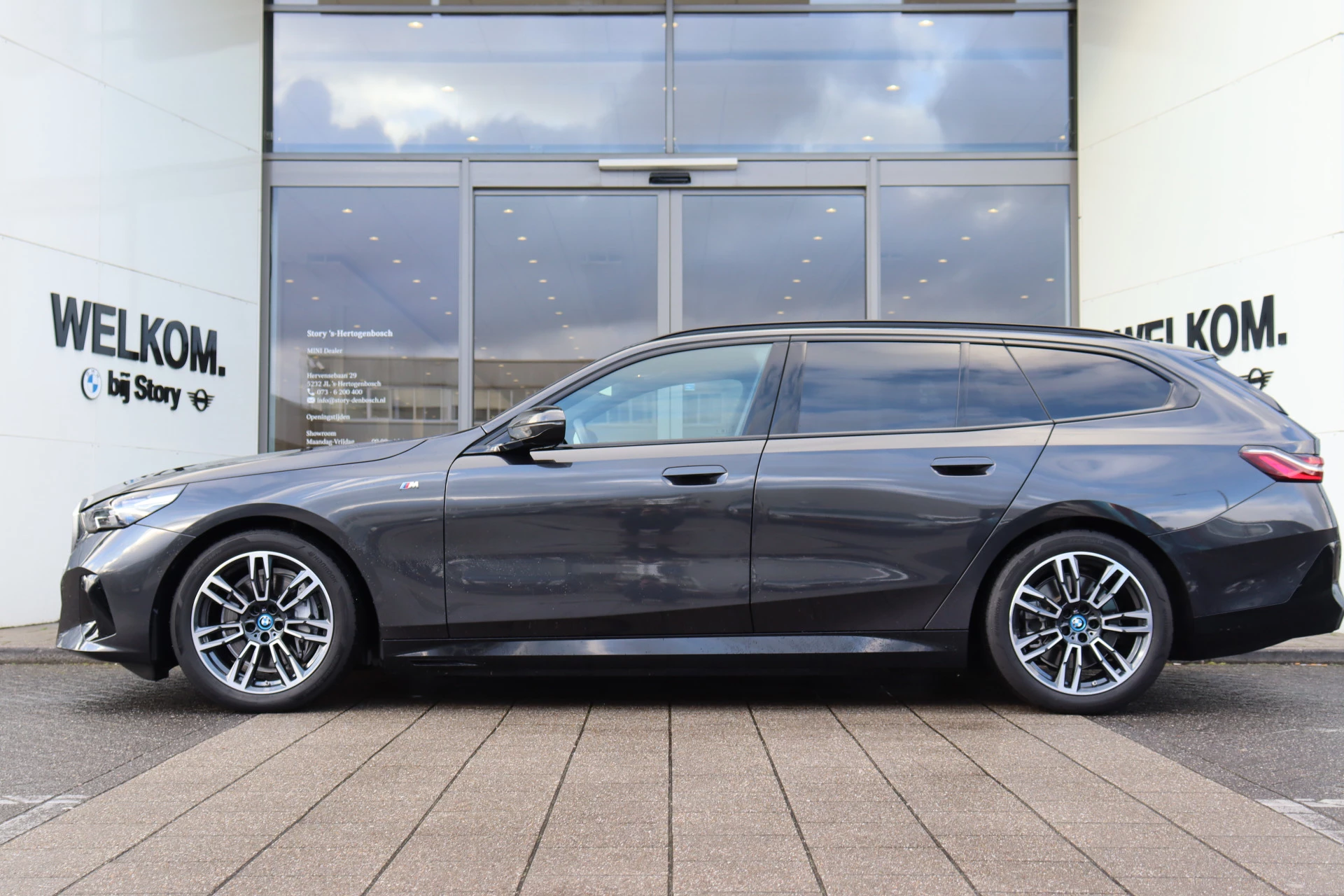 Hoofdafbeelding BMW i5