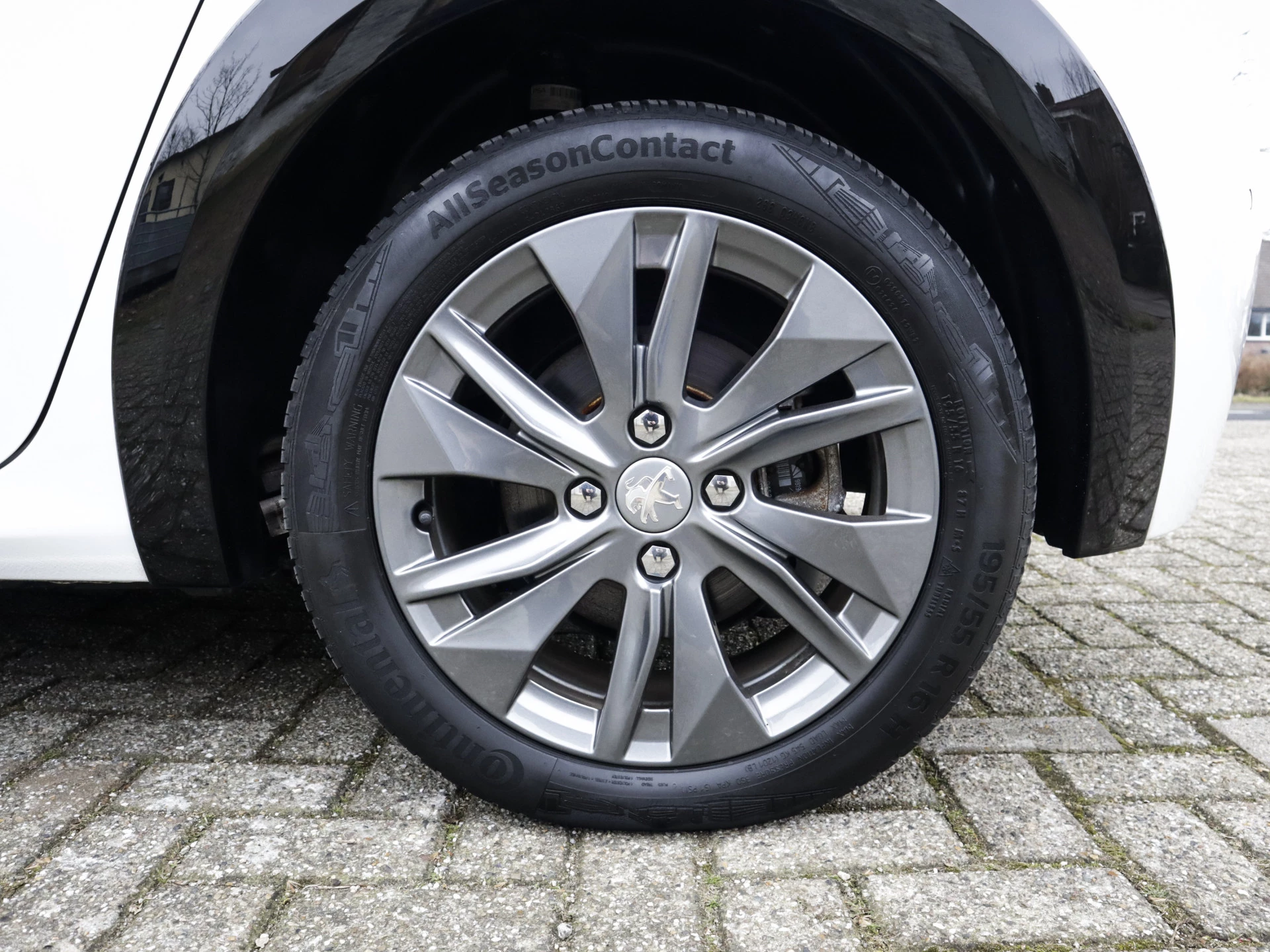 Hoofdafbeelding Peugeot e-208