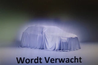 Hoofdafbeelding Renault Scénic Renault Scénic 1.2 TCe Limited Grijs, 1e eigenaar, navigatie, airco, cruise con