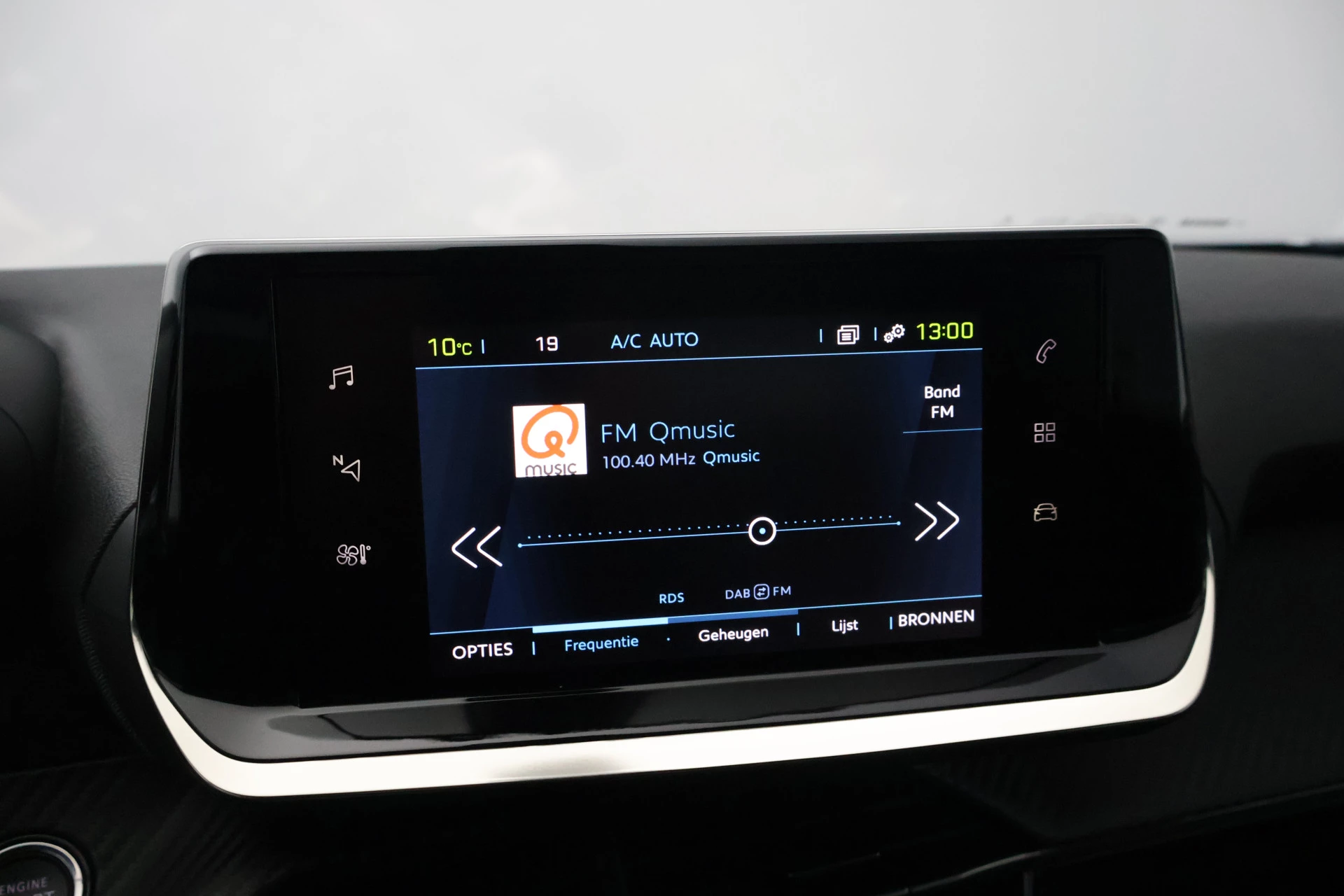 Hoofdafbeelding Peugeot e-2008