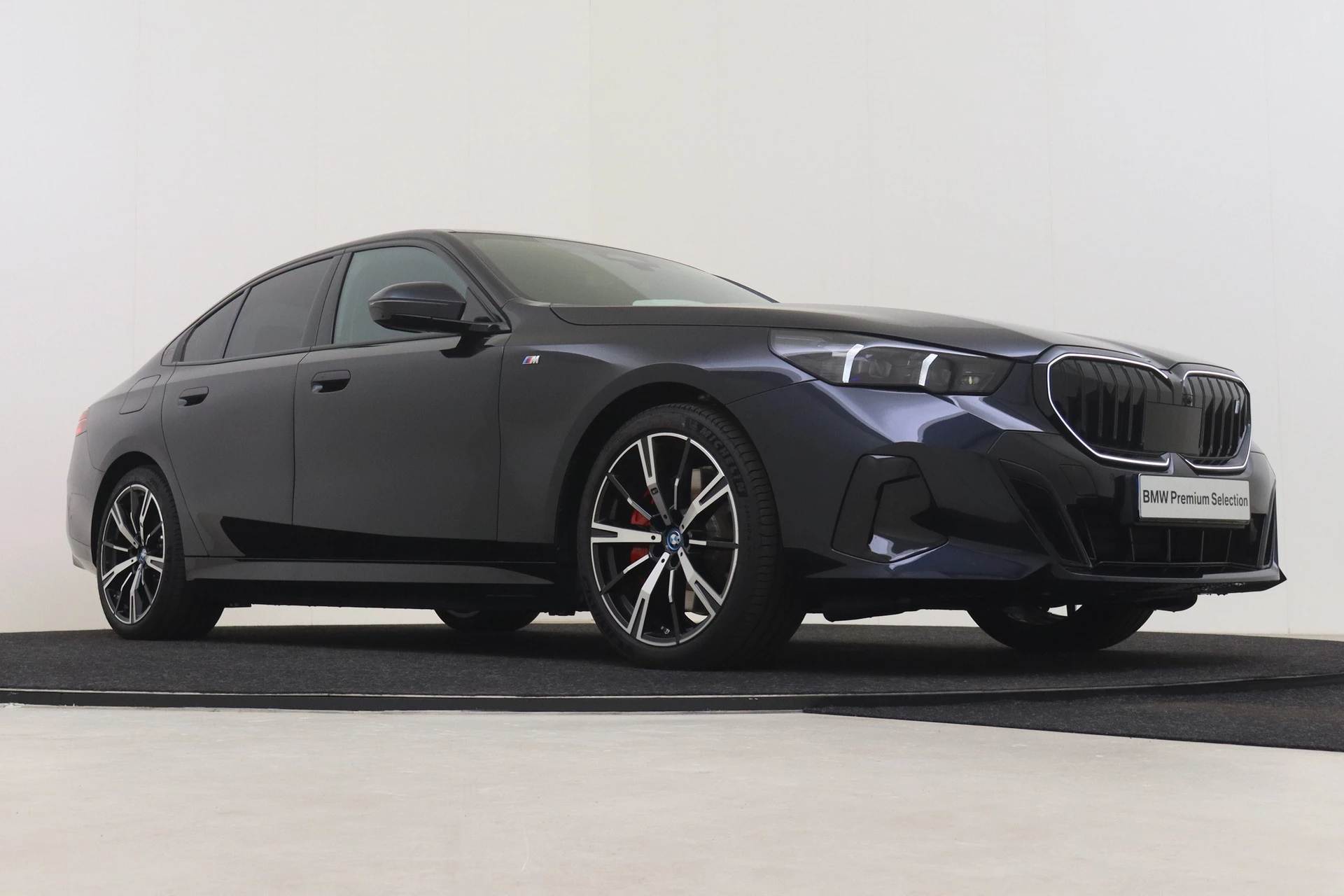 Hoofdafbeelding BMW i5