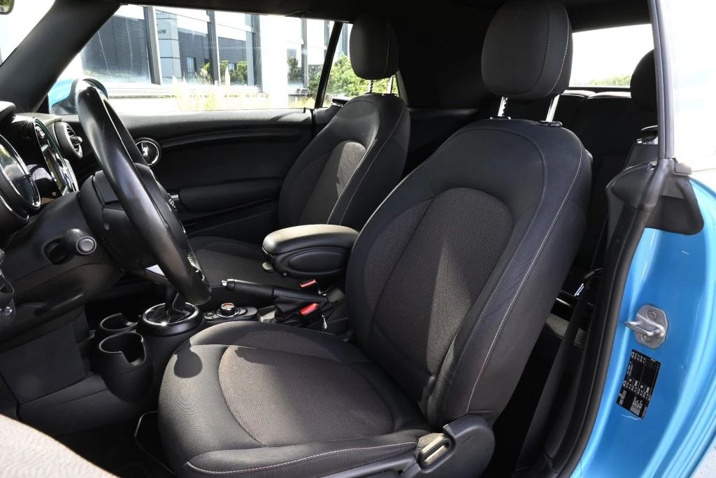 Hoofdafbeelding MINI Cabrio
