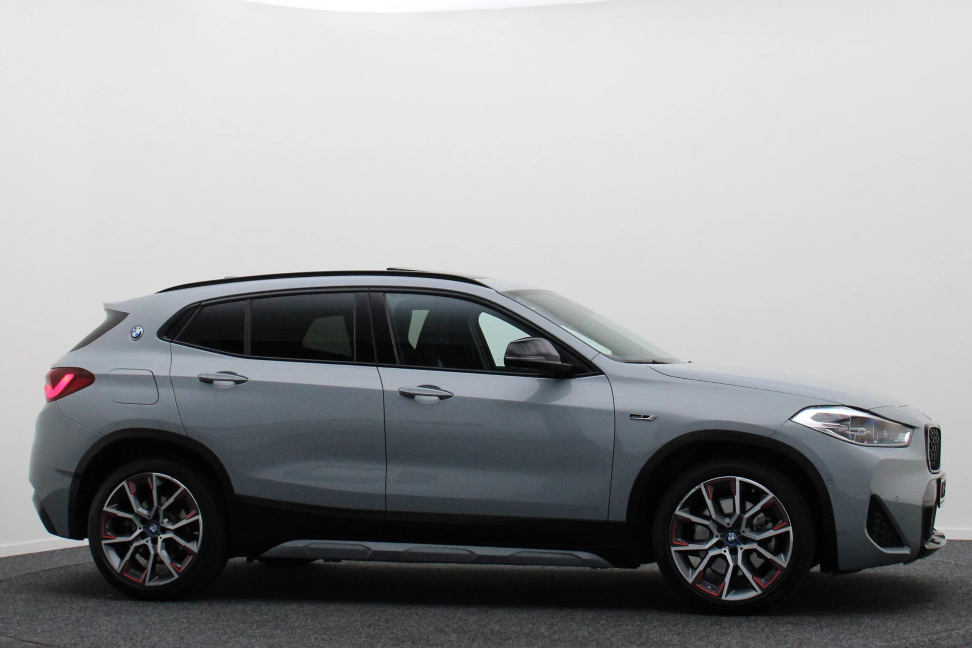 Hoofdafbeelding BMW X2