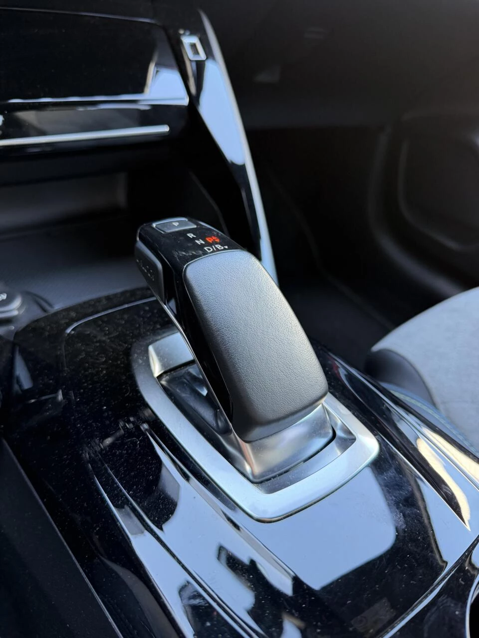 Hoofdafbeelding Peugeot e-208