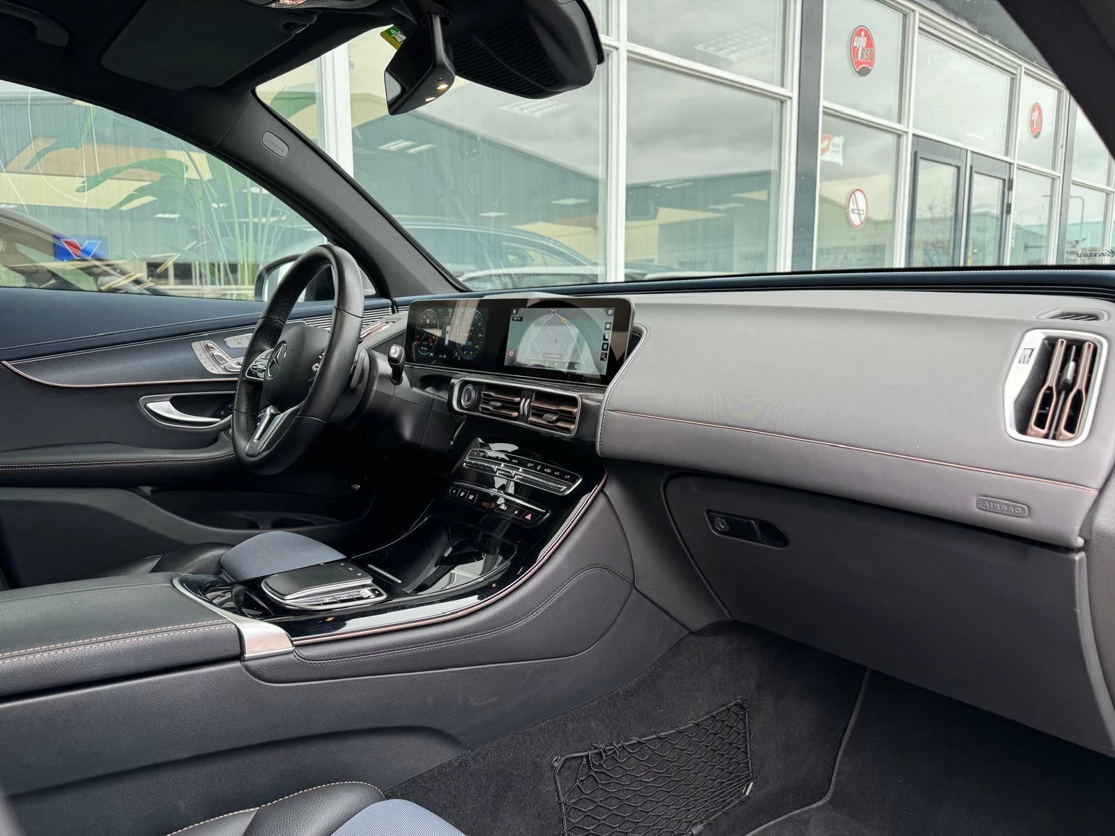 Hoofdafbeelding Mercedes-Benz EQC