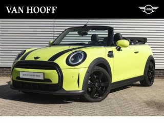 Hoofdafbeelding MINI Cooper Cabrio MINI Cooper Cabrio Sidewalk Edition Automaat / Softtop Sidewalk / Sportstoelen / Achteruitrijcamera / Comfort Access / Adaptieve LED / Head-Up / Stoelverwarming / Harman-Kardon