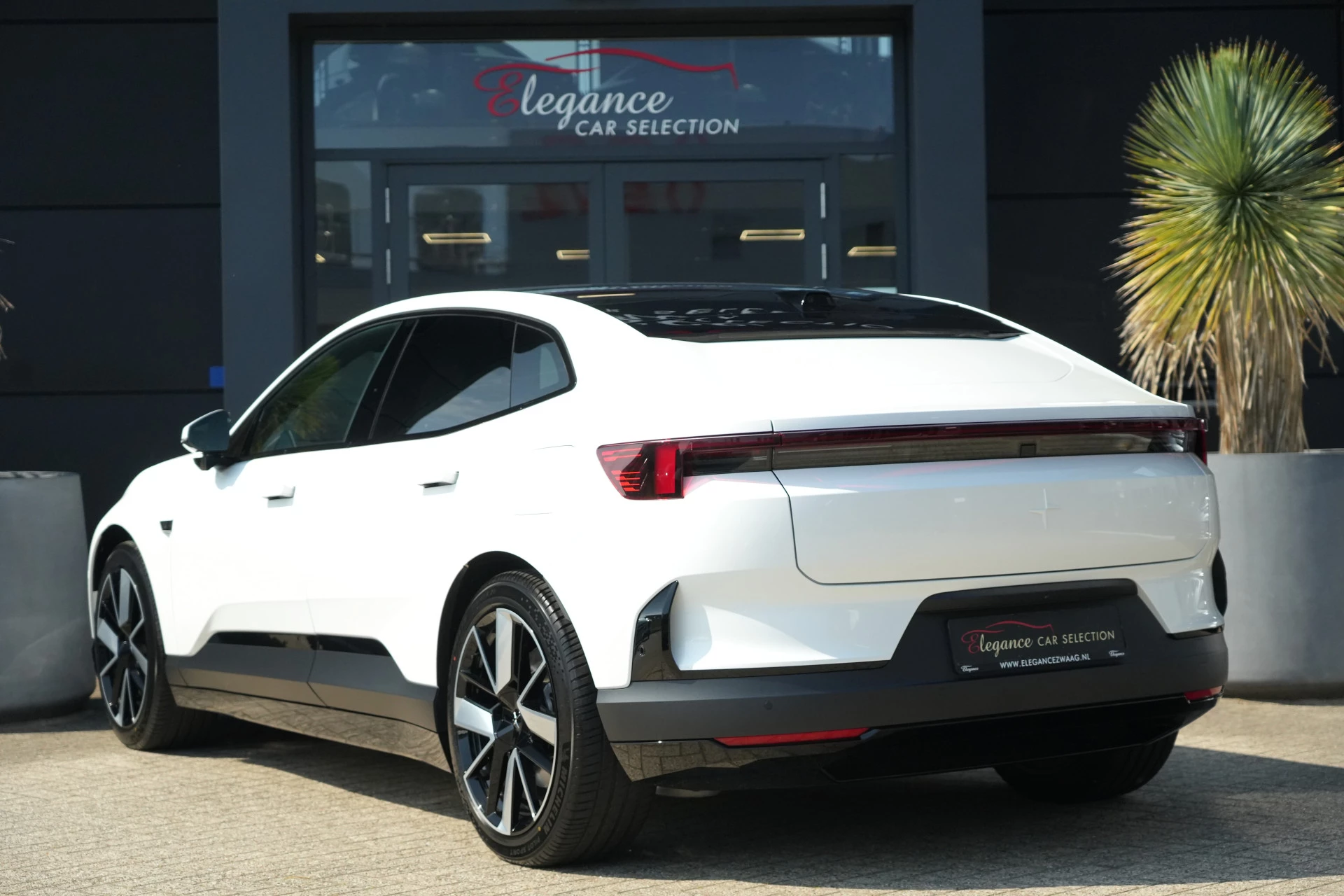 Hoofdafbeelding Polestar 4