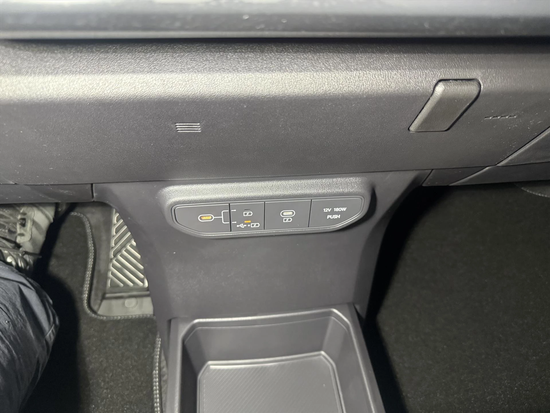 Hoofdafbeelding Kia EV5
