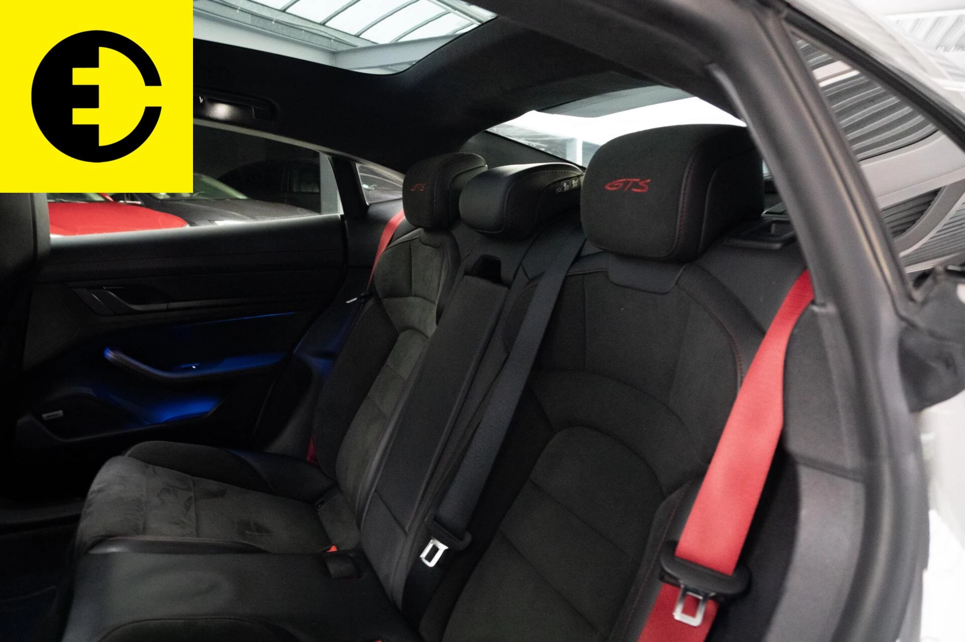 Hoofdafbeelding Porsche Taycan