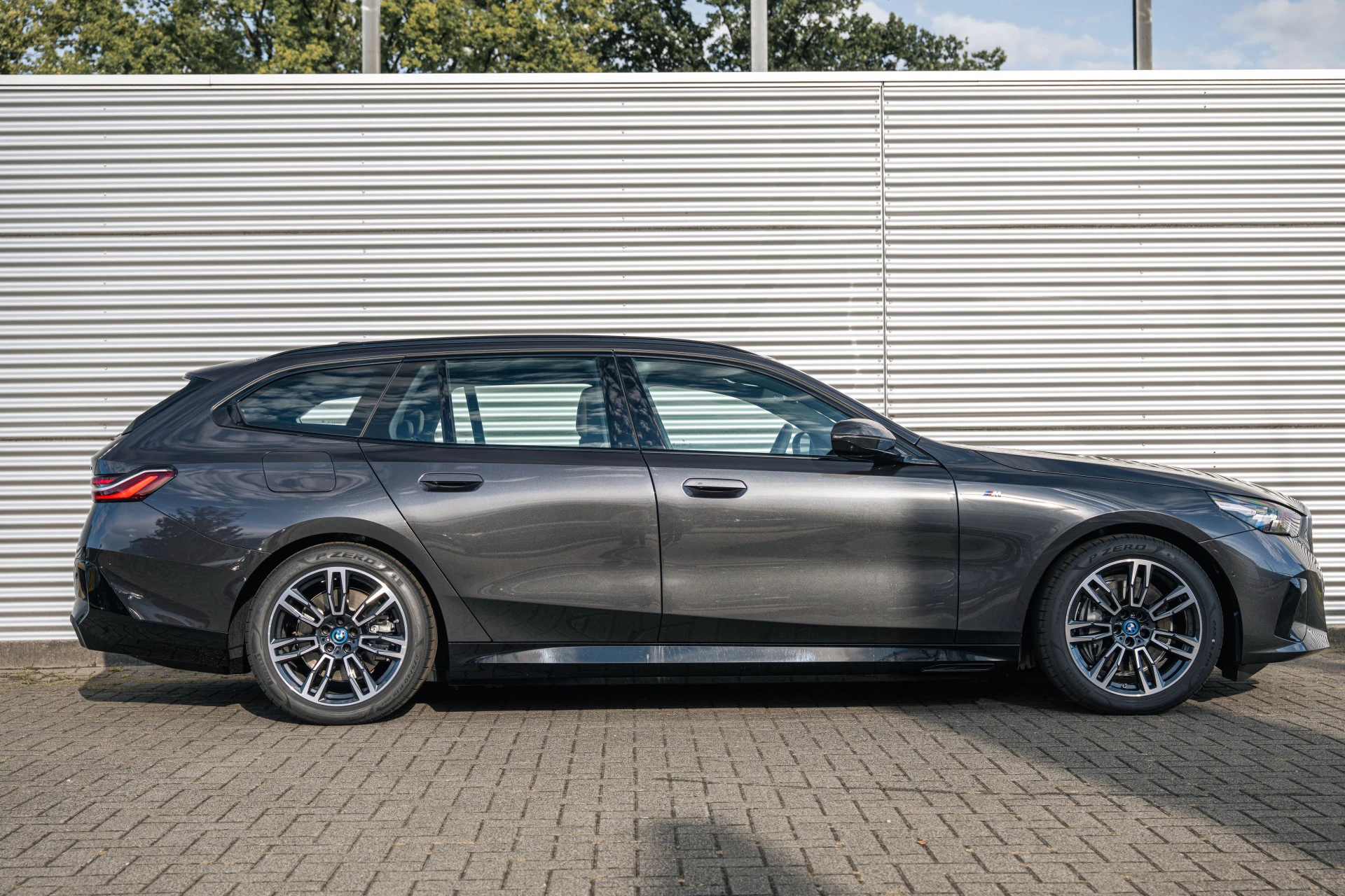 Hoofdafbeelding BMW i5