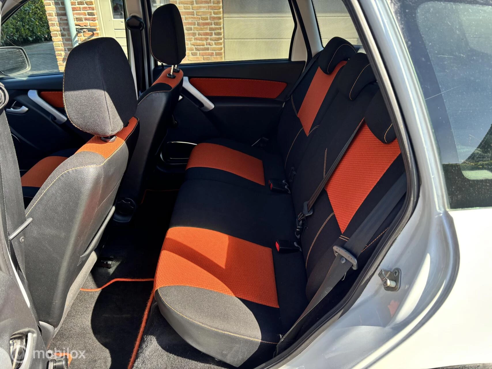 Hoofdafbeelding Lada Kalina