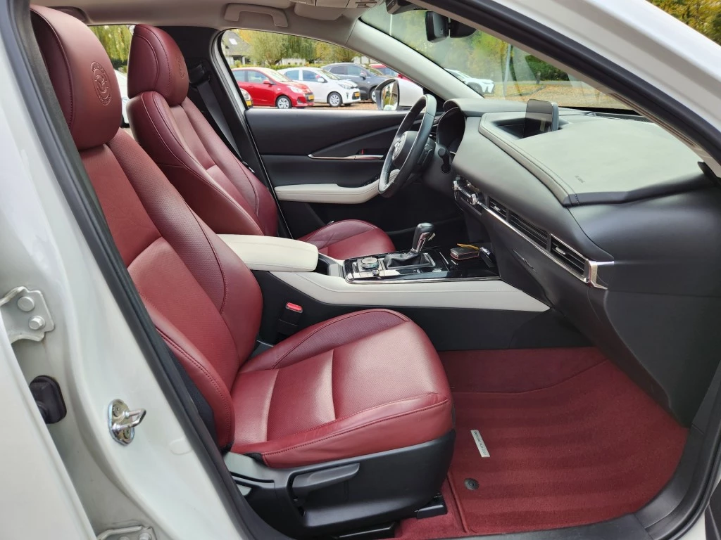 Hoofdafbeelding Mazda CX-30