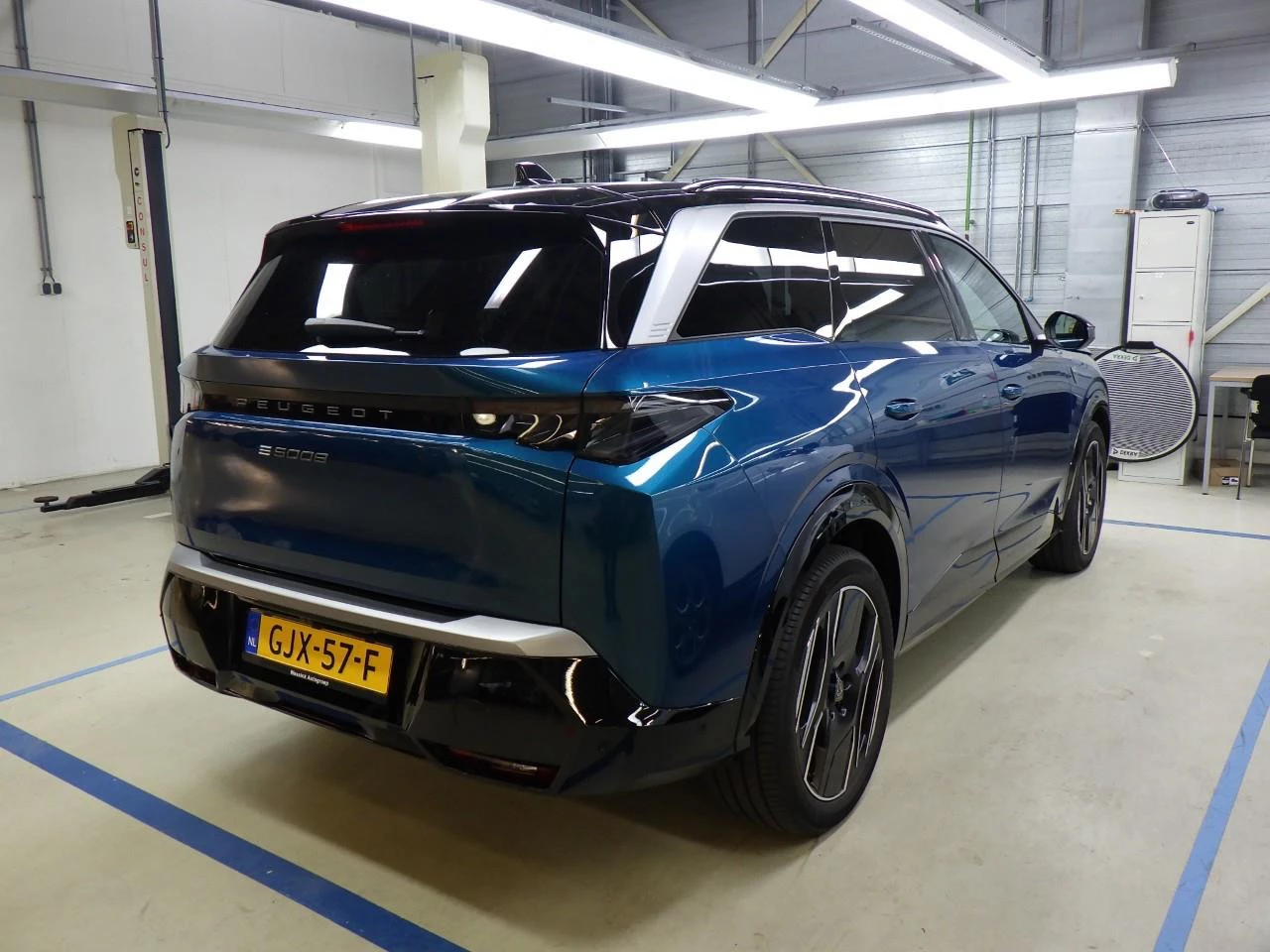 Hoofdafbeelding Peugeot e-5008