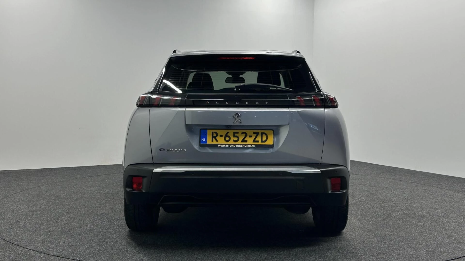 Hoofdafbeelding Peugeot e-2008