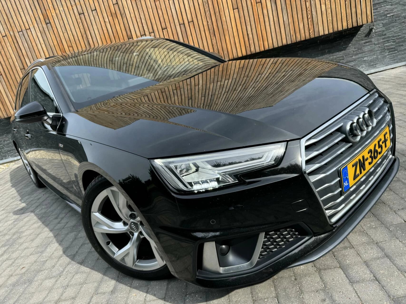 Hoofdafbeelding Audi A4