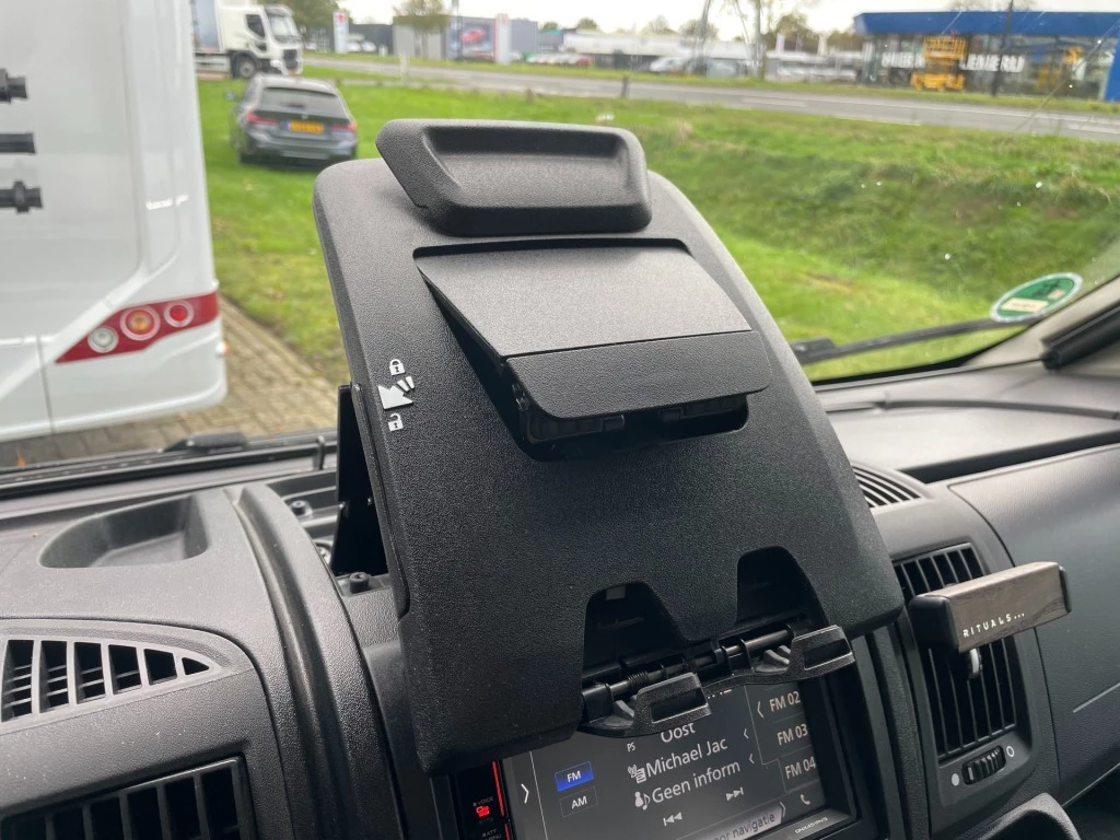 Hoofdafbeelding Dethleffs T7057 Eb 160pk Autom/lengte Bedden/airco