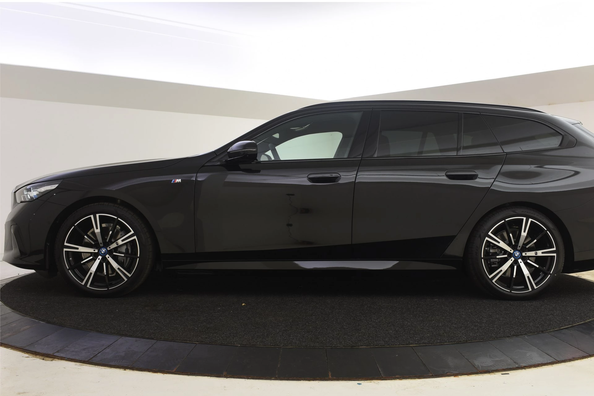 Hoofdafbeelding BMW i5