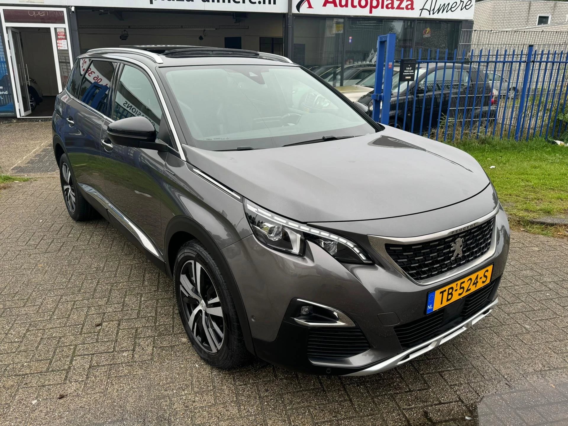 Hoofdafbeelding Peugeot 5008