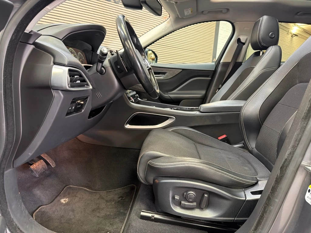 Hoofdafbeelding Jaguar F-PACE