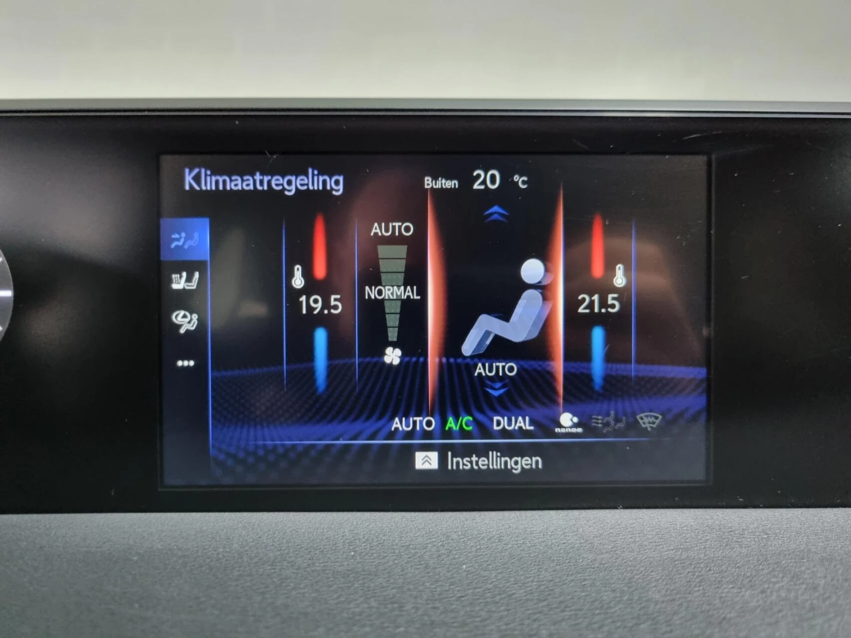 Hoofdafbeelding Lexus UX