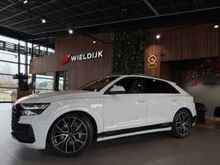Hoofdafbeelding Audi Q8 Audi Q8 55 TFSI e quattro Pro Line S Pannorama head up soft close Luchtvering hydr