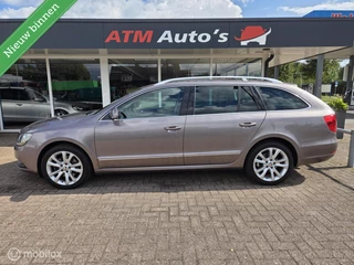 Hoofdafbeelding Škoda Superb Skoda Superb Combi 2.0 TDI Elegance Xrnon Cruise PDC LMV Apk