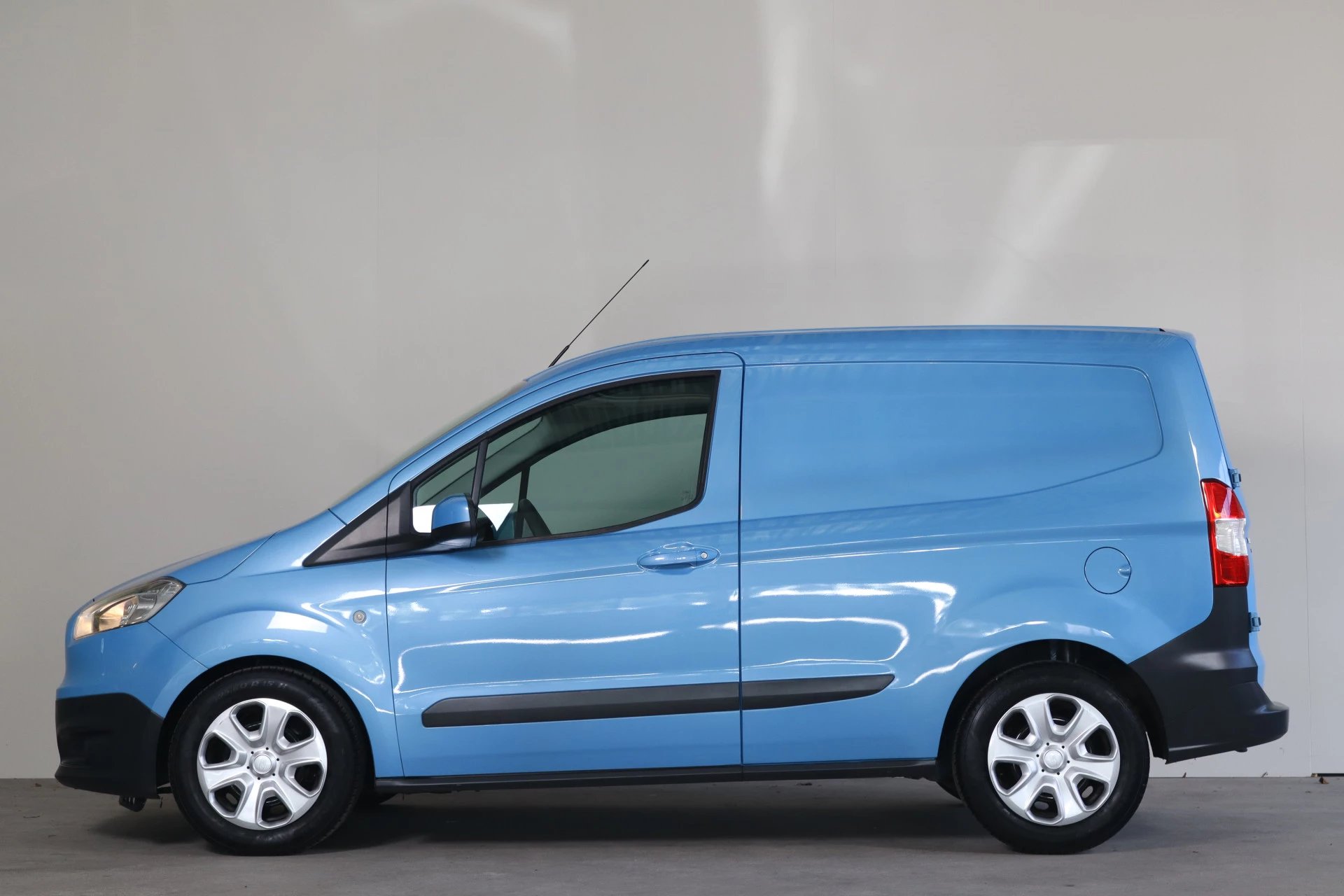 Hoofdafbeelding Ford Transit Courier