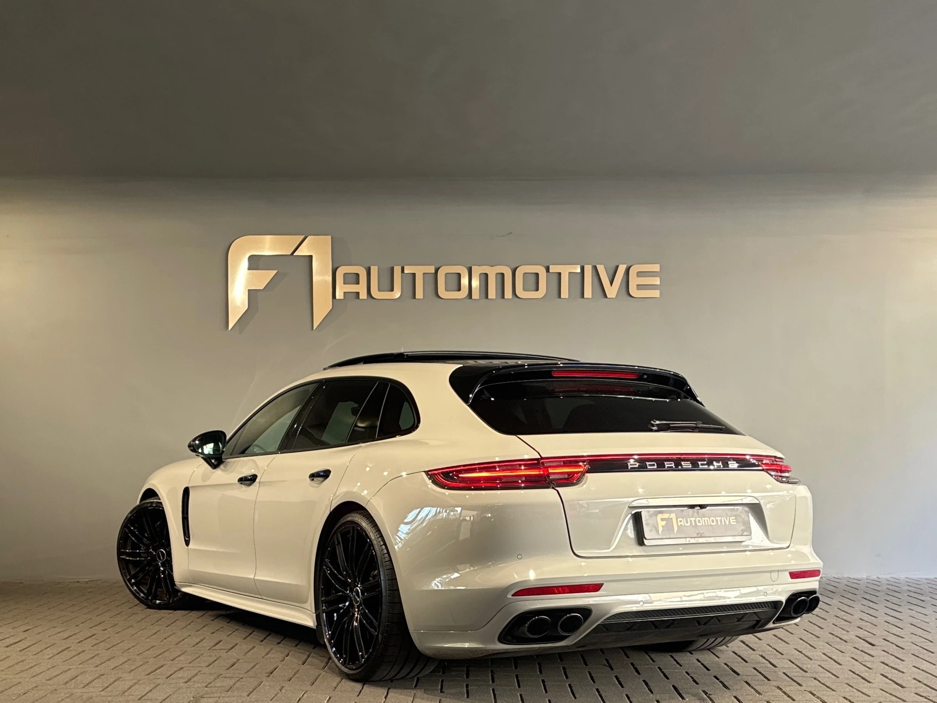 Hoofdafbeelding Porsche Panamera