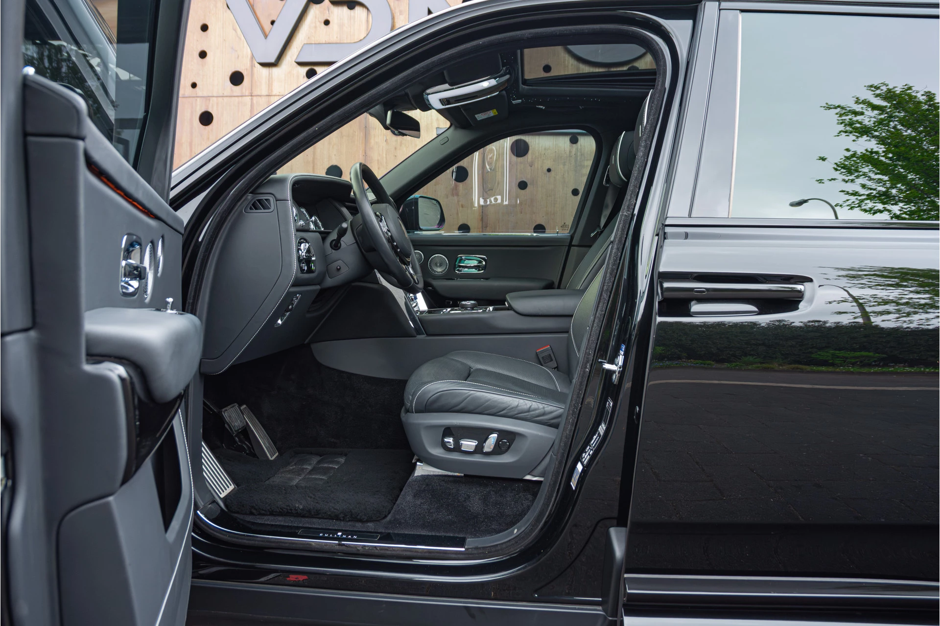 Hoofdafbeelding Rolls-Royce Cullinan