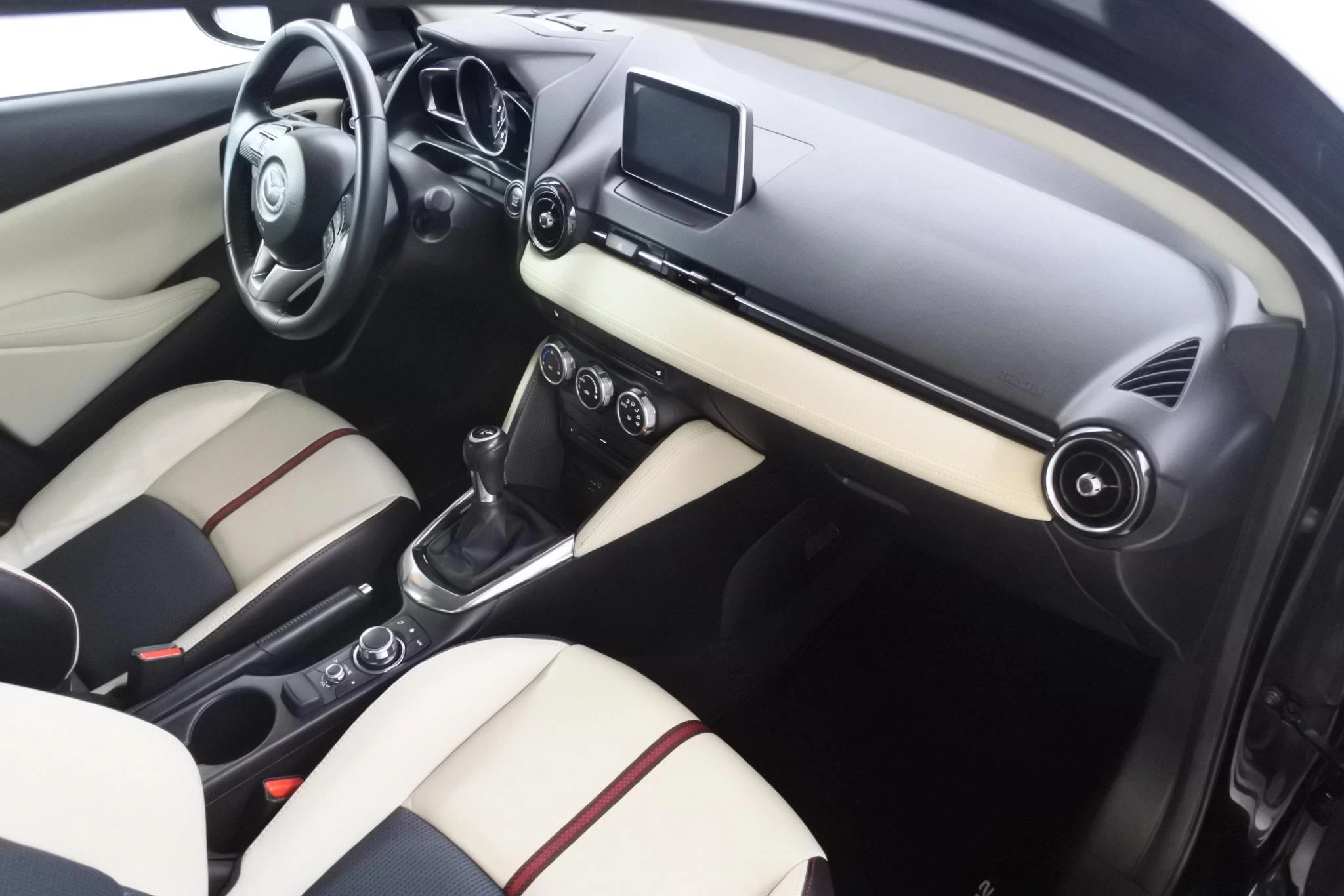 Hoofdafbeelding Mazda 2