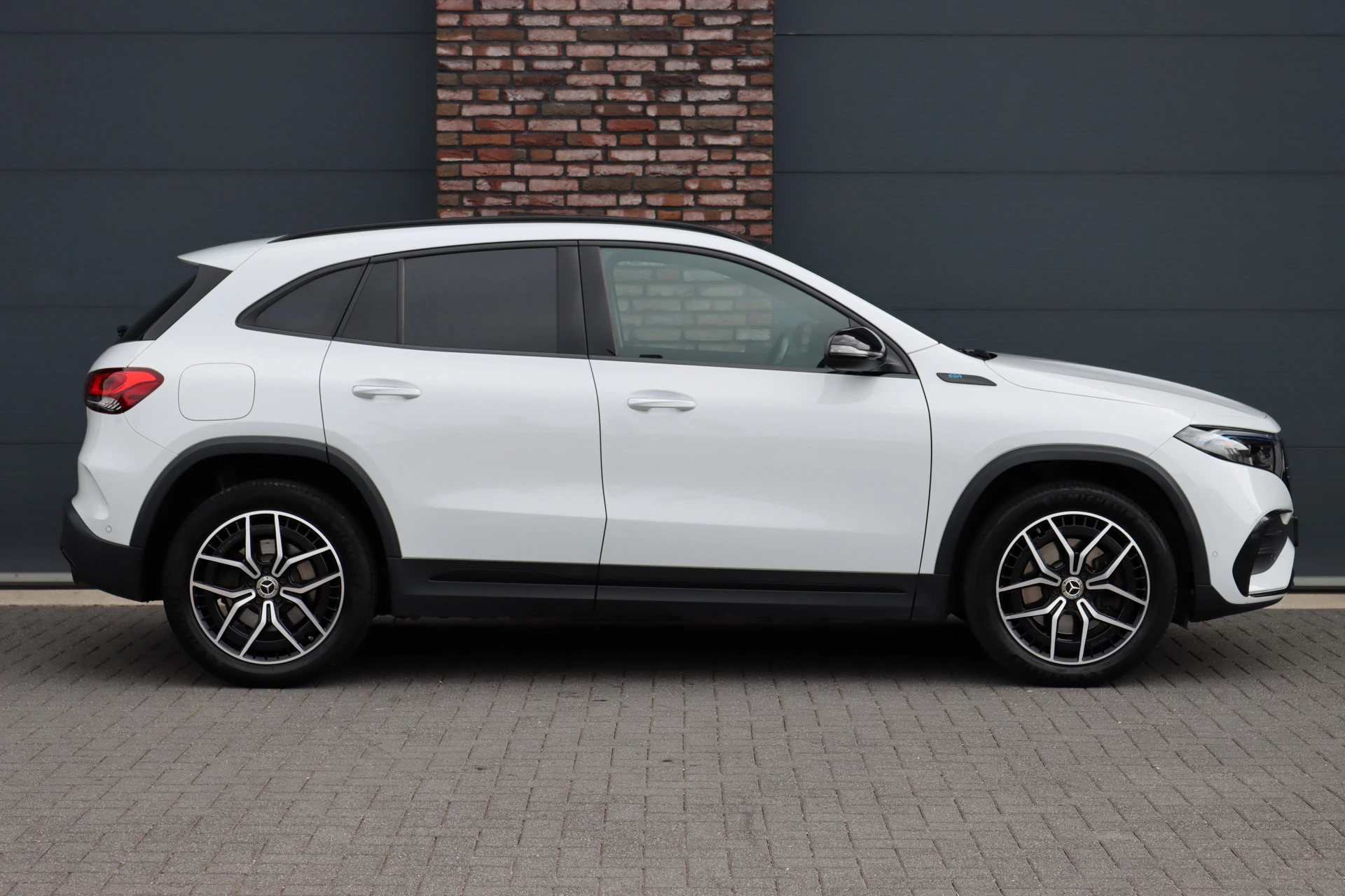 Hoofdafbeelding Mercedes-Benz EQA