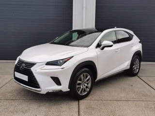Hoofdafbeelding Lexus NX Lexus NX 300h AWD Luxury Line 2019 TREKHAAK | PANORAMADAK